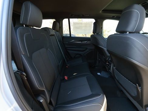 New 2025 Jeep Grand Cherokee Laredo X image 30