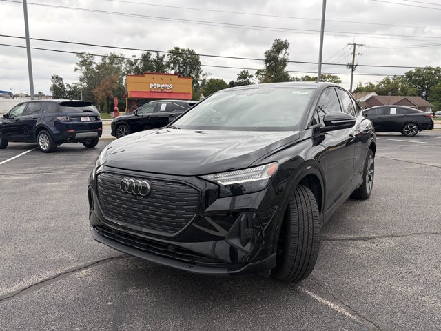 Used 2023 Audi Q4 e-tron Prestige AWD/4WD image 2