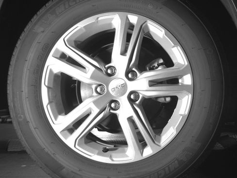 Used 2024 GMC Terrain SLE image 15