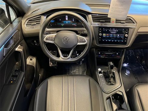 Certified 2023 Volkswagen Tiguan SE R-Line image 16