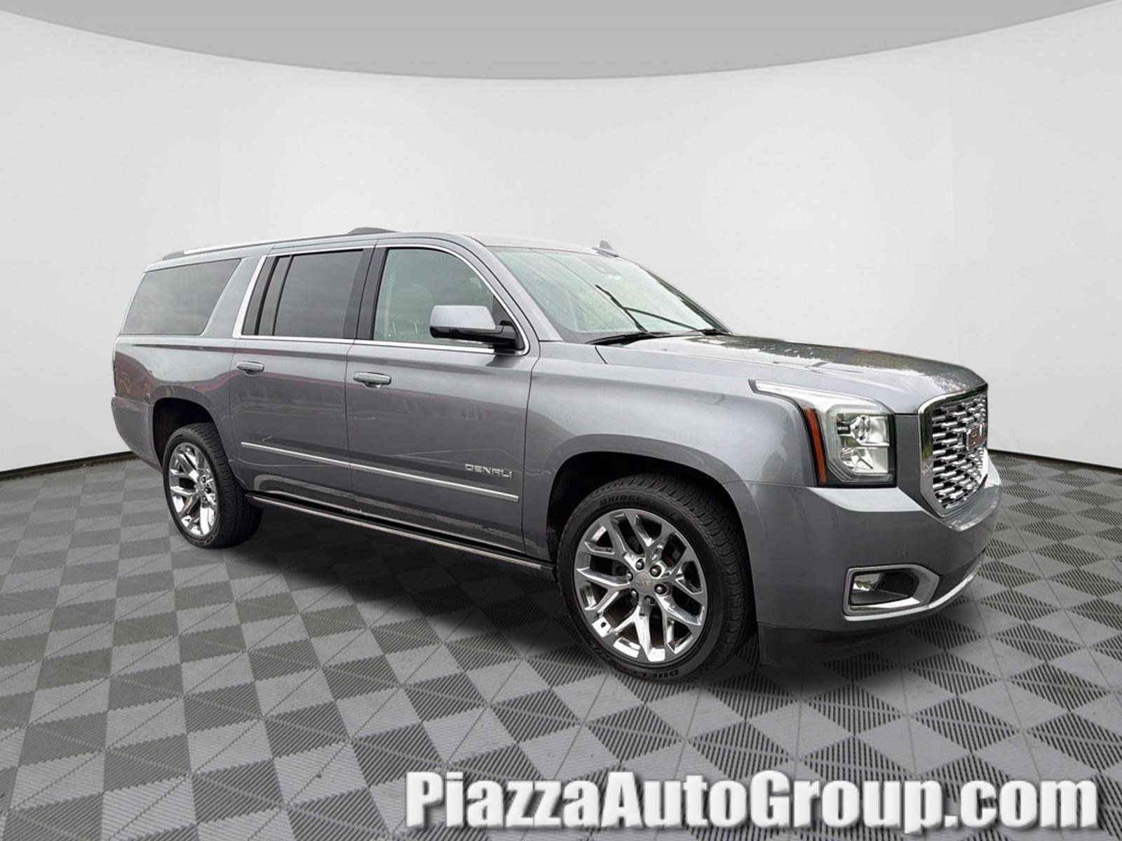 Used 2020 GMC Yukon XL Denali w/ Denali Premium Package AWD/4WD image 1