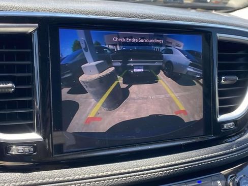 Used 2023 Chrysler Pacifica Limited FWD image 22