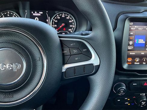 Used 2023 Jeep Renegade Latitude image 19