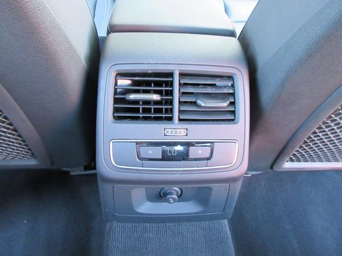 Used 2024 Audi A4 2.0T Premium image 38