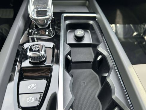 New 2026 Volvo XC60 B5 Plus w/ Protection Package Premier image 30