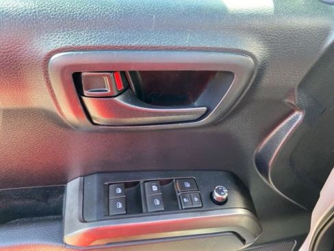 Used 2018 Toyota Tacoma SR5 image 17