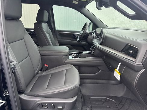 New 2026 Chevrolet Suburban LT w/ Comfort Package AWD/4WD image 12