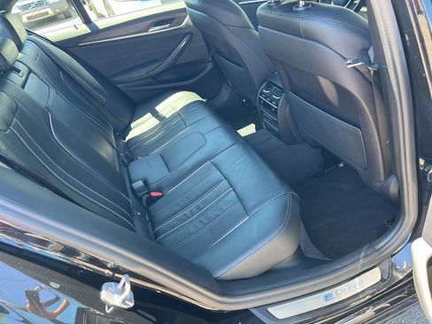 Used 2018 BMW 530e xDrive AWD/4WD image 13
