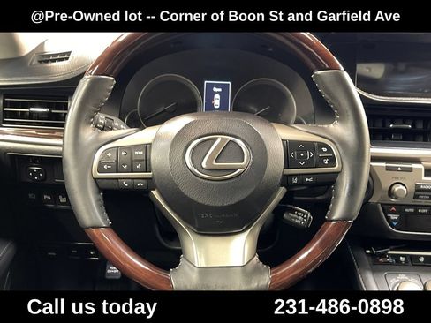 Used 2018 Lexus ES 350 w/ Premier Package FWD image 20