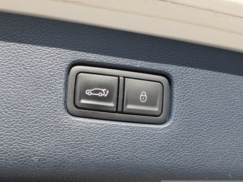 Used 2022 Genesis GV80 2.5T w/ Prestige Package 04 AWD/4WD image 15