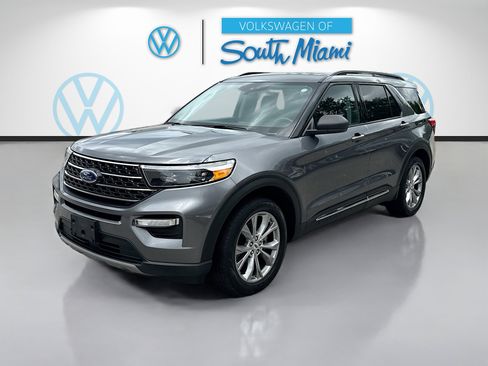 Used 2021 Ford Explorer XLT w/ Equipment Group 202A RWD image 3