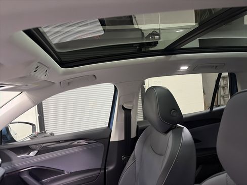 New 2026 Volkswagen Tiguan SE image 12