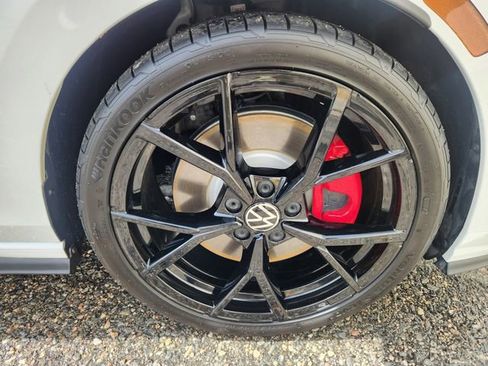 Used 2024 Volkswagen GTI SE FWD image 19