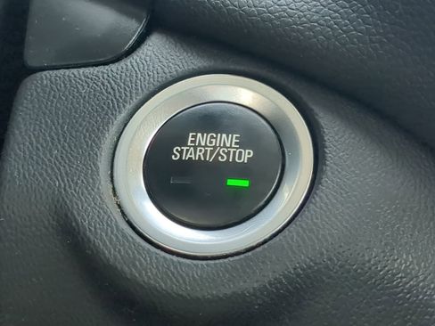 Used 2020 Chevrolet Equinox LT w/ Driver Convenience Package image 27