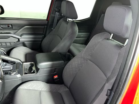 Used 2024 Toyota Tacoma SR5 AWD/4WD image 15