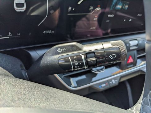 Certified 2025 Kia K4 EX image 32