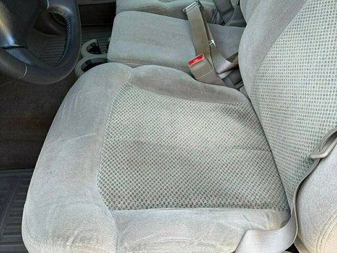 Used 2001 Chevrolet Silverado 1500 LS w/ Firm Ride Suspension Pkg RWD image 17