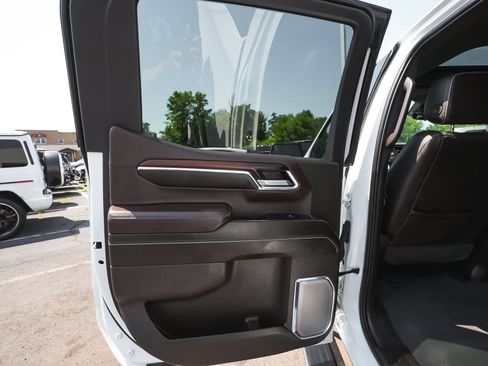 Used 2024 GMC Sierra 1500 Denali w/ Denali Reserve Package AWD/4WD image 13