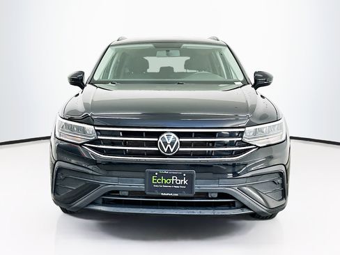 Used 2022 Volkswagen Tiguan S image 2