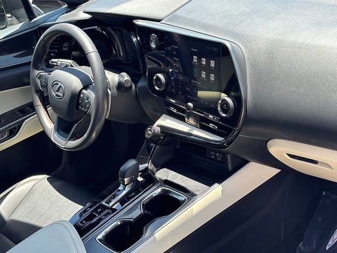 Used 2024 Lexus NX 250 FWD image 29