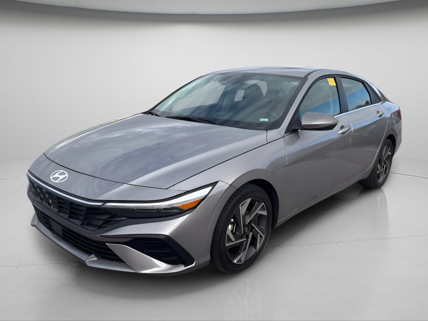 Used 2025 Hyundai Elantra Limited FWD image 15