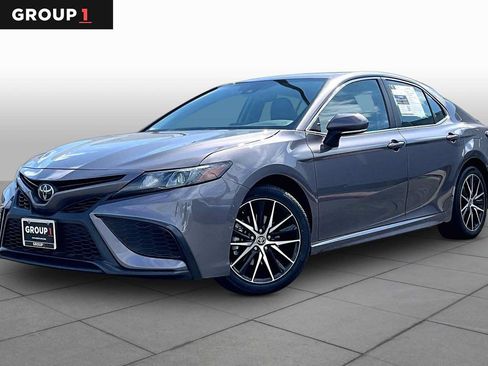 Used 2023 Toyota Camry SE w/ Convenience Package FWD image 1