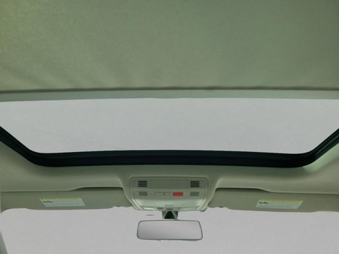 Used 2018 Volkswagen Tiguan SEL image 11