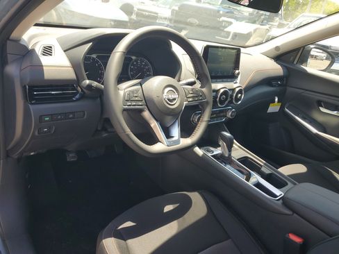 New 2025 Nissan Sentra SR w/ Midnight Edition image 9