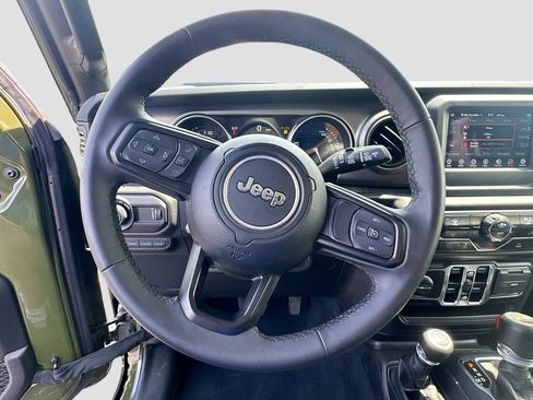 Used 2023 Jeep Wrangler Unlimited AWD/4WD image 12
