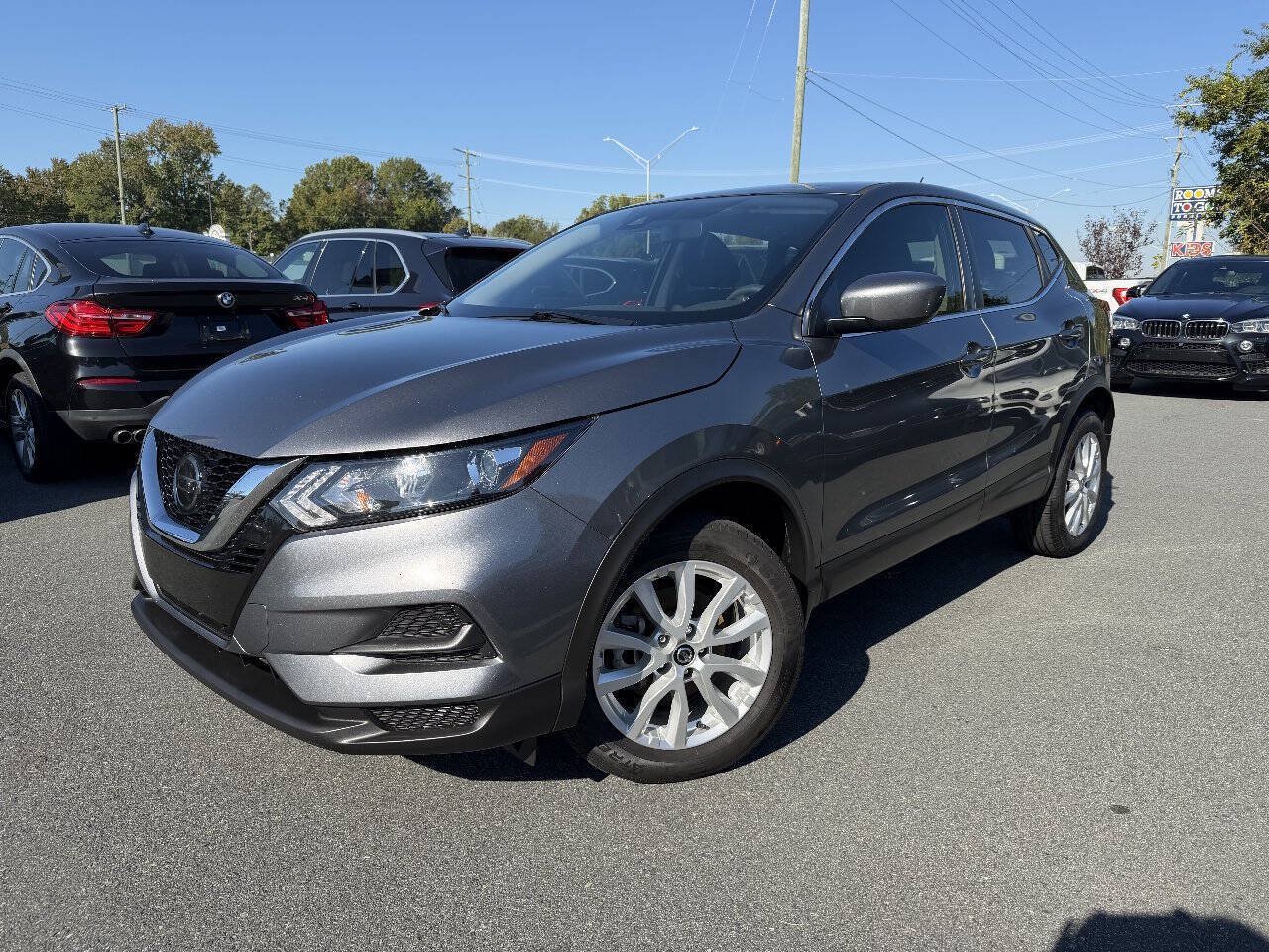 Used 2020 Nissan Rogue Sport S w/ Appearance Package FWD image 1