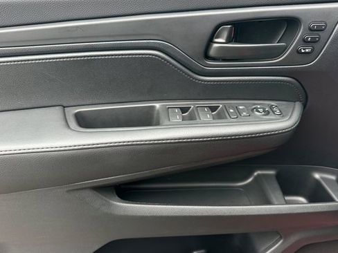 Certified 2025 Honda Odyssey Sport-L image 12