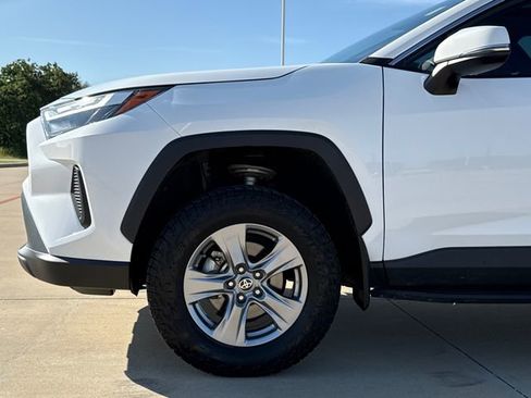 Used 2024 Toyota RAV4 XLE w/ Convenience Package FWD image 5