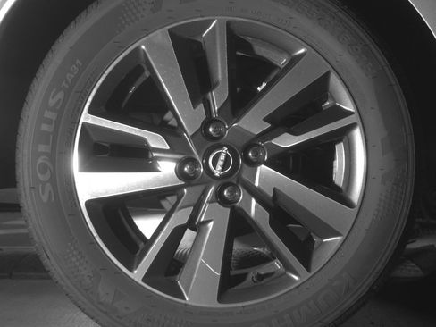 Used 2025 Nissan Versa SV FWD image 18