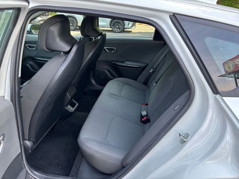 Used 2025 Kia K4 FWD image 24