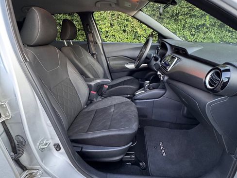 Used 2020 Nissan Kicks SV w/ Exterior Package image 17