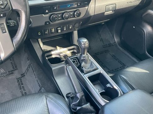 Used 2019 Toyota Tacoma TRD Off-Road w/ TRD Premium Off Road Package image 42