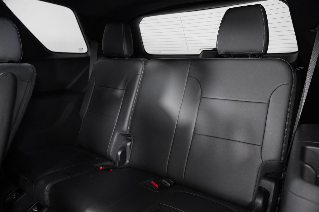 Used 2023 Chevrolet Traverse LT FWD image 25