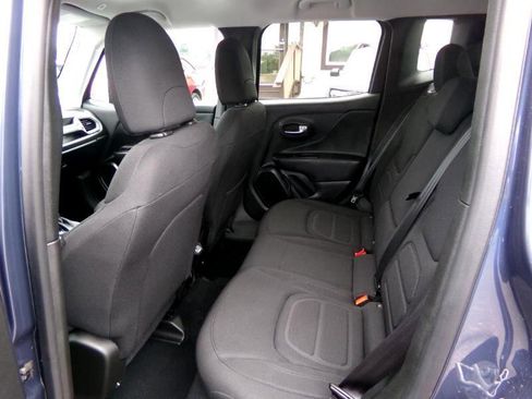 Used 2022 Jeep Renegade Latitude w/ Convenience Group image 27