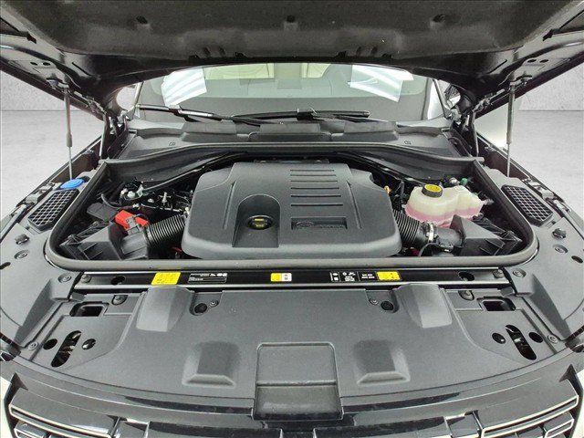 New 2026 Land Rover Range Rover Long Wheelbase SE AWD/4WD image 17