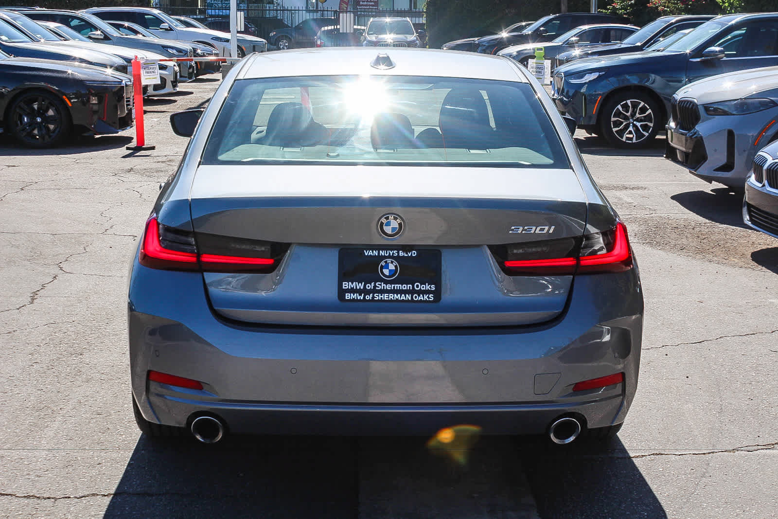Used 2024 BMW 330i Sedan w/ Convenience Package RWD image 9