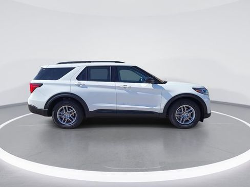New 2026 Ford Explorer Active w/ Active Comfort Package image 2