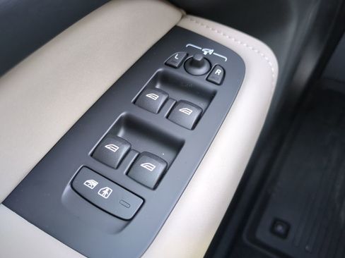 New 2026 Volvo XC60 T8 Plus image 24