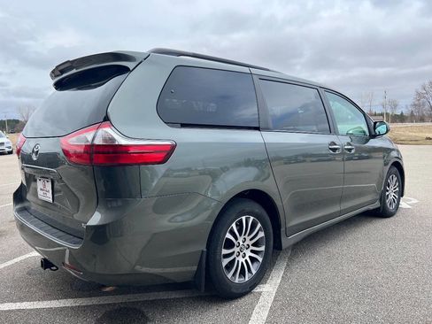 Used 2018 Toyota Sienna XLE Premium image 6