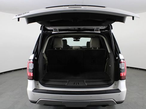 Used 2018 Ford Expedition Limited w/ Equipment Group 301A AWD/4WD image 16