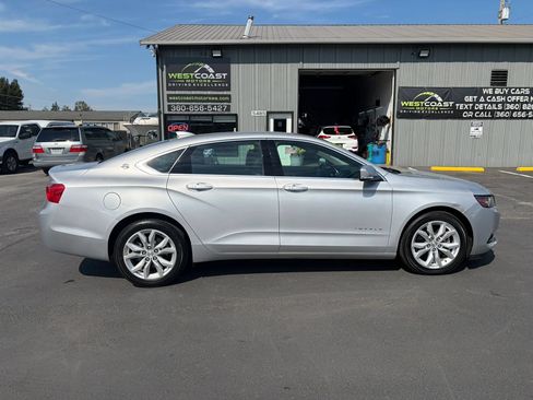 Used 2019 Chevrolet Impala LT FWD image 9