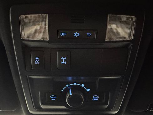 Used 2019 Toyota Tacoma TRD Off-Road image 18