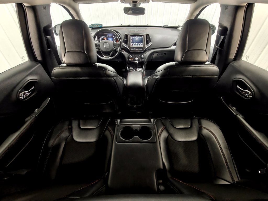 Used 2019 Jeep Cherokee Trailhawk AWD/4WD image 28