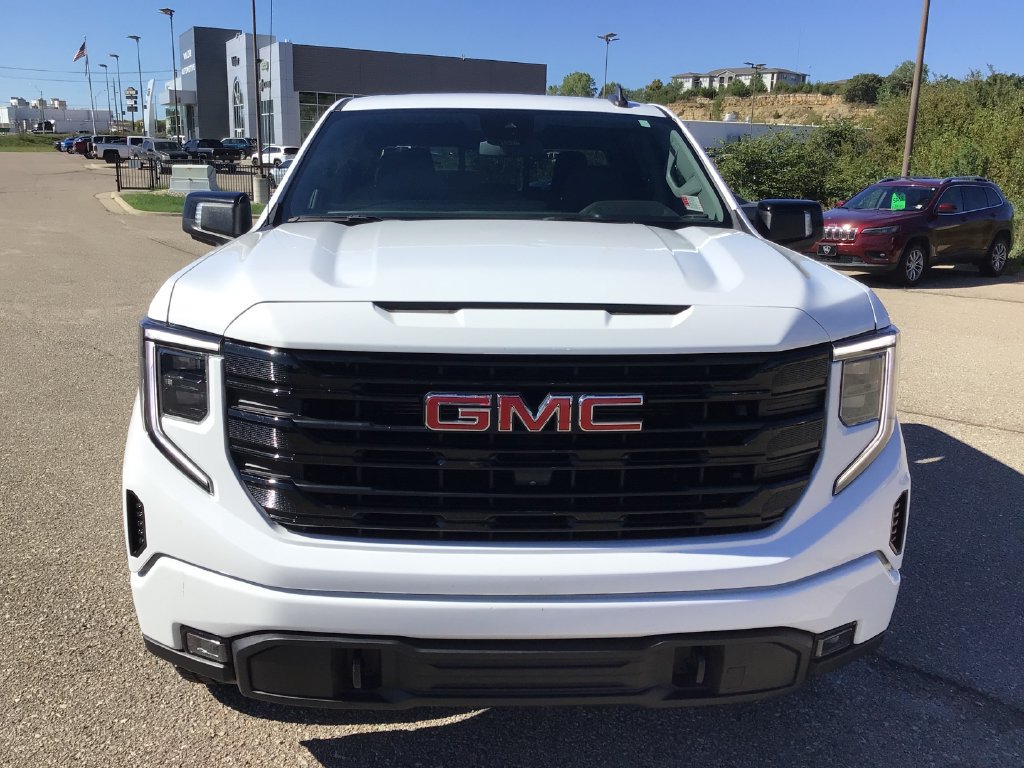 Used 2023 GMC Sierra 1500 Elevation w/ Elevation Premium Package AWD/4WD image 9