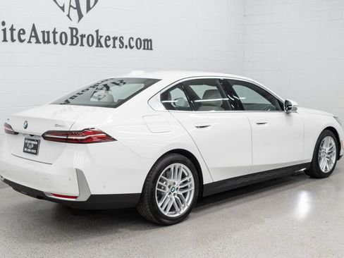 Used 2025 BMW 540i xDrive AWD/4WD image 35