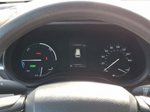 Used 2024 Toyota Sienna LE image 23